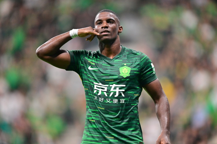 竞技宝热门联赛-记者：国安队今天十点启程赴海口冬训，斯帕吉奇、法比奥随队出发